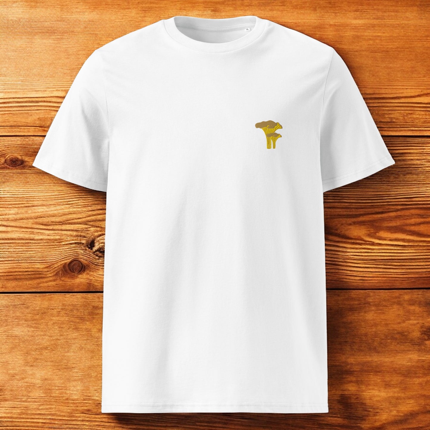 cotton_t-shirt_white_with chanterelle